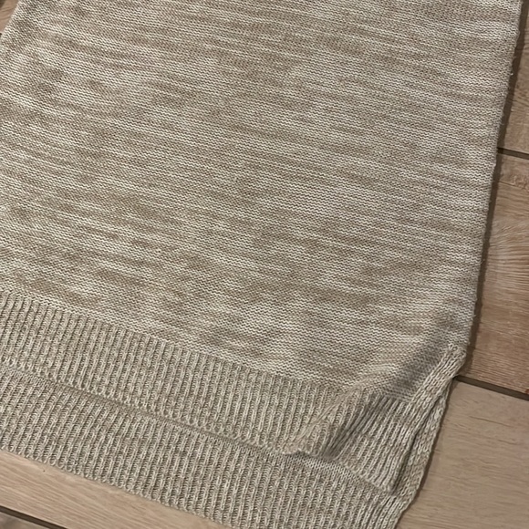 Madison Lilly Sweater - Picture 2 of 4